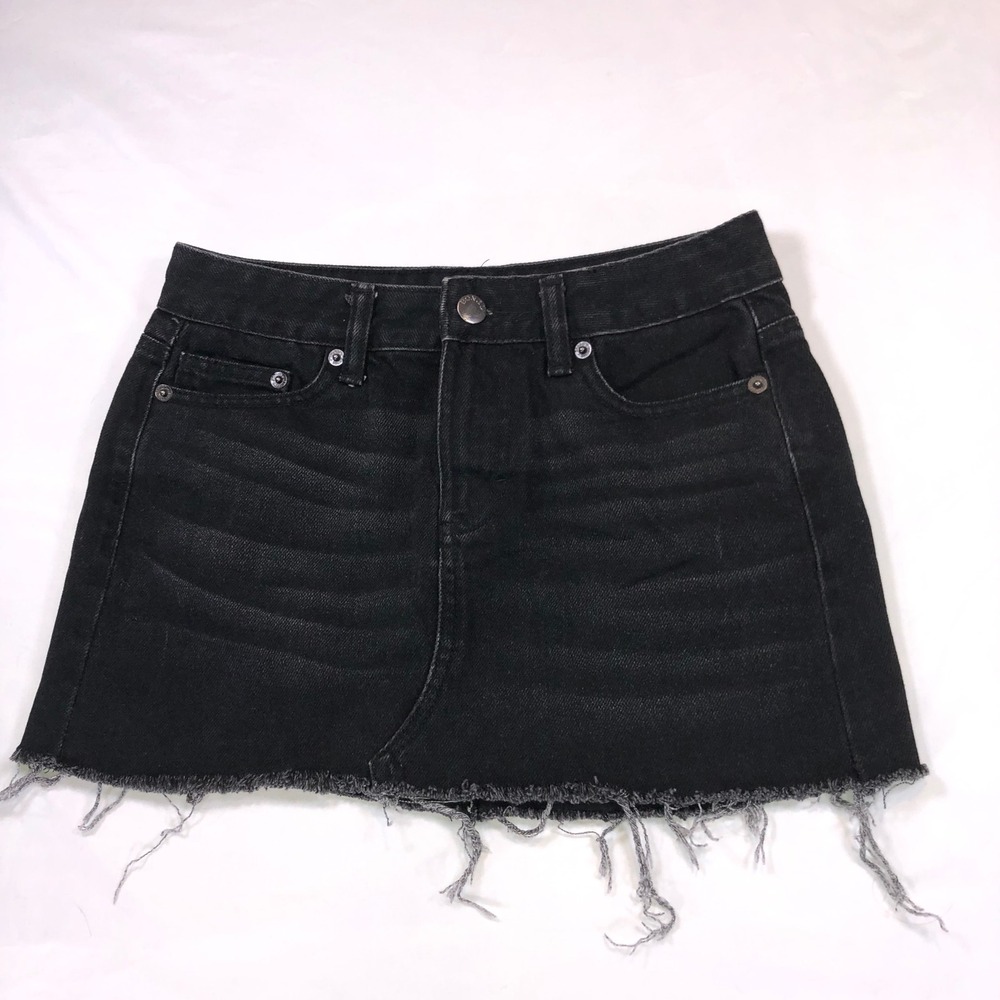 Bongo Black Denim Mini Skirt Raw Hem Size S Five Pocket Casual Short Skirt